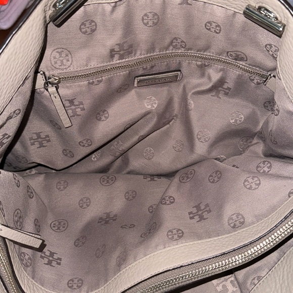 TORY BURCH Frida Pebbled Bag - Picture 6 of 6